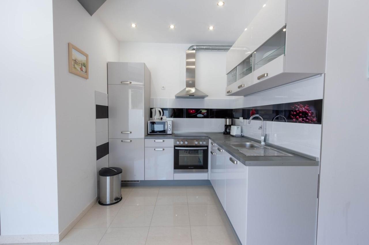 Apartman Dora Podstrana Ngoại thất bức ảnh
